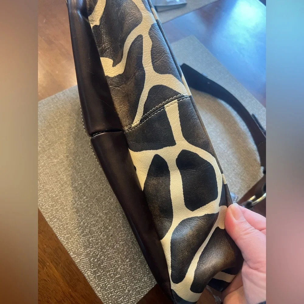 Authentic‎ Dooney & Bourke Hobo leather bag.   Y2K era early 2000’s animal print
